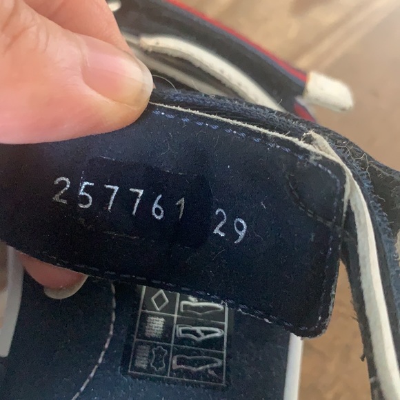 💯 Authentic Gucci Unisex Red Blue Striped White Velcro Strap Sandals size 29 - Picture 9 of 9